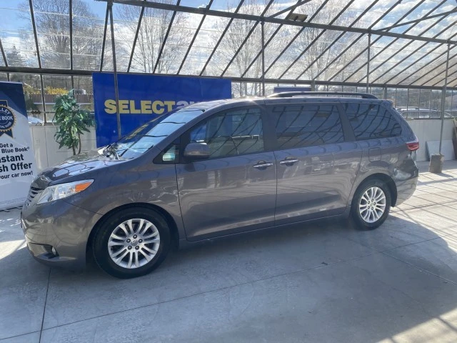 2015 Toyota Sienna 3rd Gen - Image 10 of 21