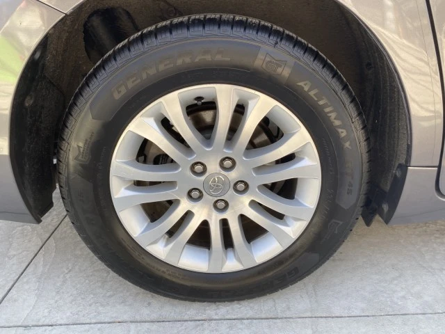 2015 Toyota Sienna 3rd Gen - Image 18 of 21