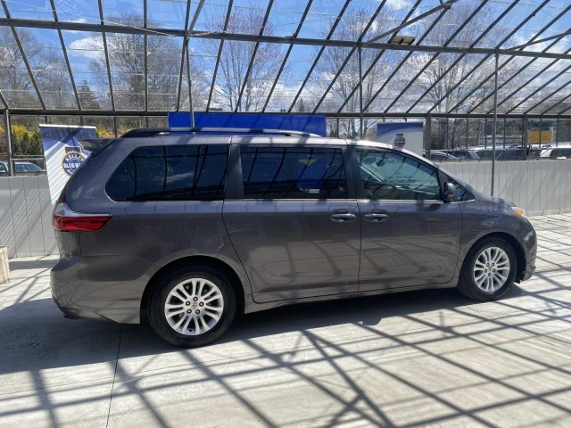 2015 Toyota Sienna 3rd Gen - Image 5 of 21