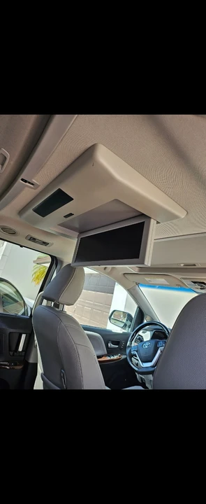 2015 Toyota Sienna 3rd Gen - Image 4 of 21