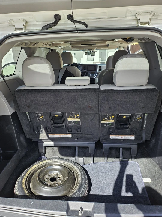 2015 Toyota Sienna 3rd Gen - Image 20 of 21