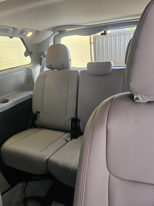 2015 Toyota Sienna 3rd Gen - Image 19 of 21