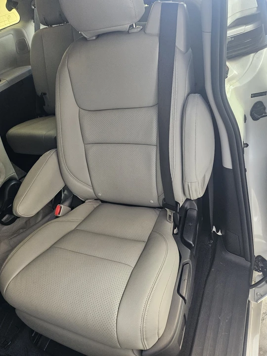 2015 Toyota Sienna 3rd Gen - Image 17 of 21