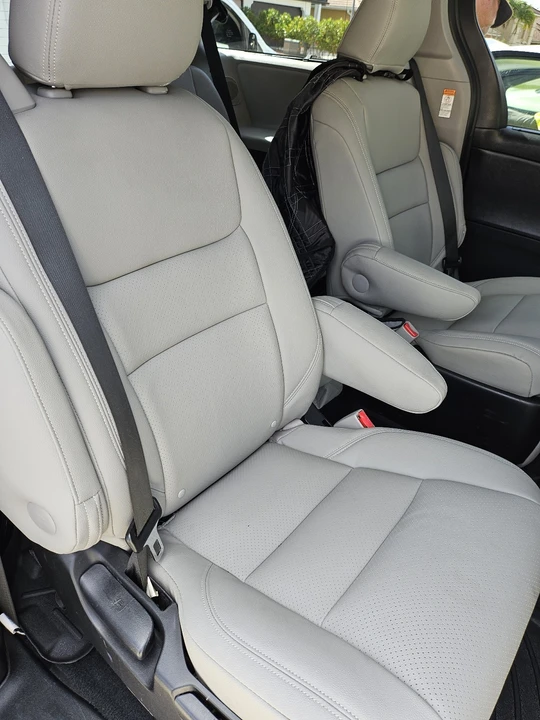 2015 Toyota Sienna 3rd Gen - Image 8 of 21