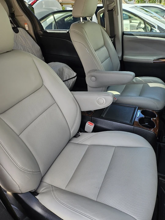 2015 Toyota Sienna 3rd Gen - Image 9 of 21