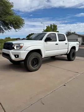 2015 Toyota Tacoma Double Cab TRD Off-Road Pickup 4D 5 ft