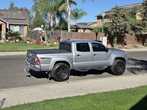 2015 Toyota Tacoma Double Cab TRD Off-Road Pickup 4D 5 ft