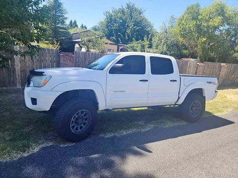 2015 Toyota Tacoma Double Cab TRD Off-Road Pickup 4D 5 ft
