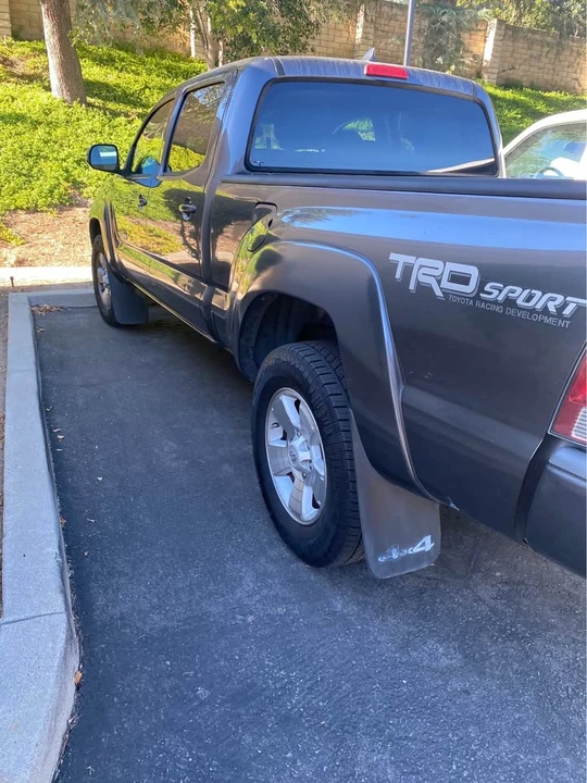 2015 Toyota Tacoma 2nd Gen - Image 2 of 9