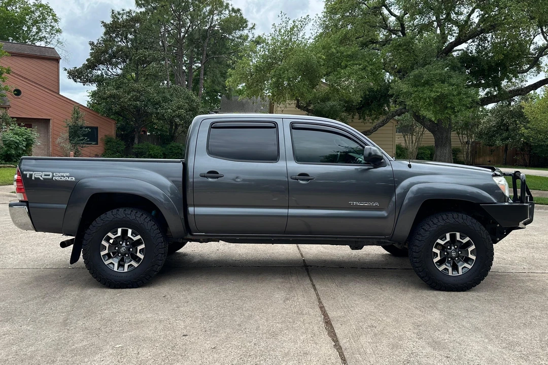 2015 Toyota Tacoma 2nd Gen - Image 3 of 31
