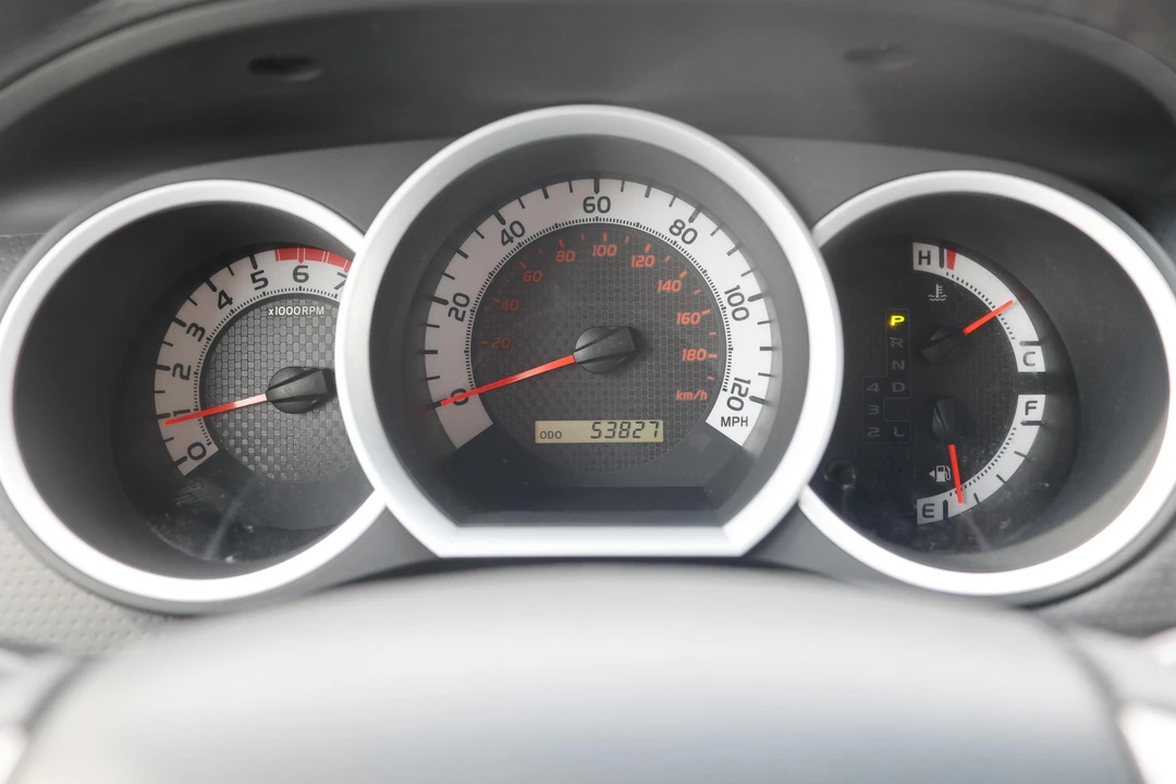 2015 Toyota Tacoma 2nd Gen - Image 25 of 31