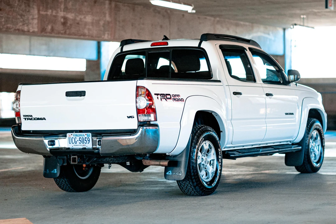 2015 Toyota Tacoma 2nd Gen - Image 4 of 31
