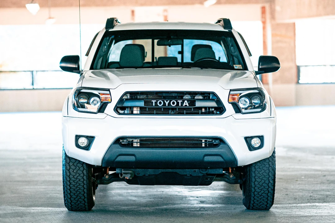 2015 Toyota Tacoma 2nd Gen - Image 2 of 31