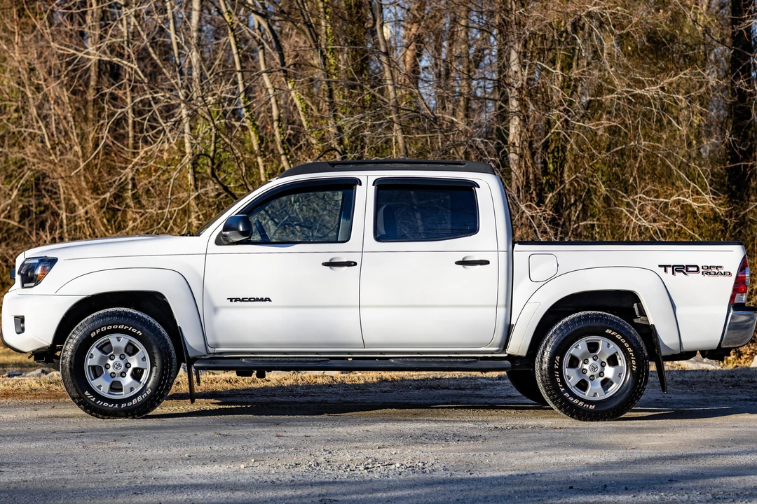 2015 Toyota Tacoma 2nd Gen - Image 3 of 31