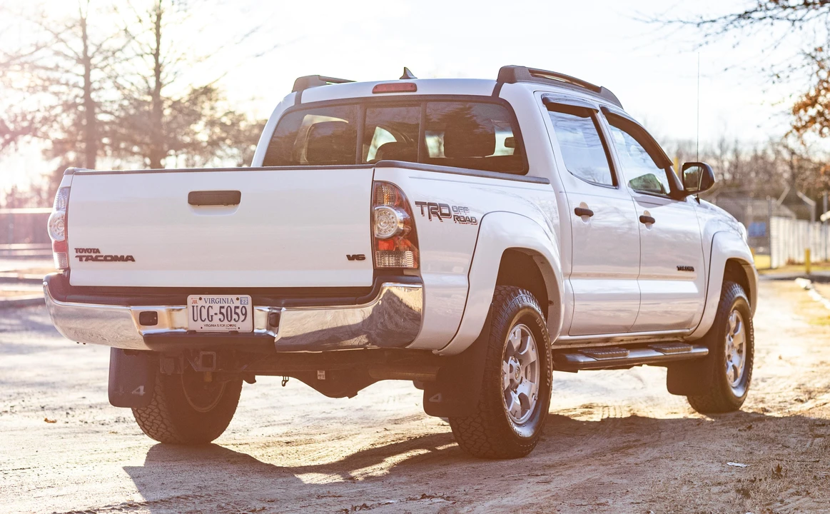 2015 Toyota Tacoma 2nd Gen - Image 7 of 31