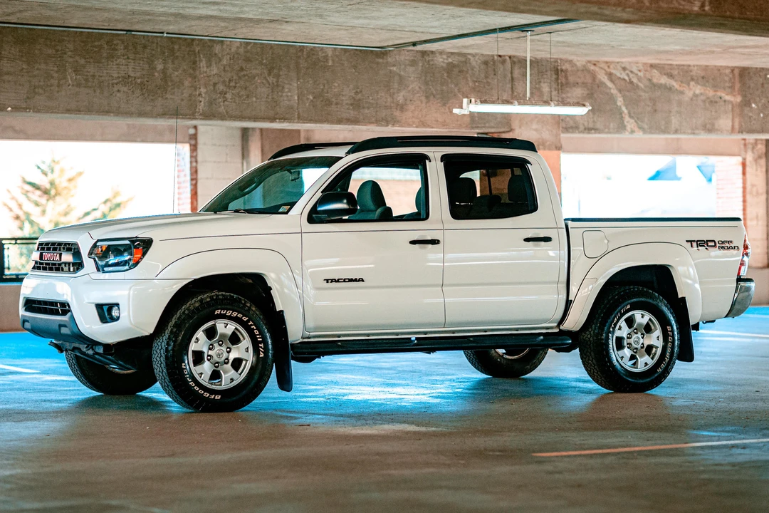 2015 Toyota Tacoma 2nd Gen - Image 6 of 31