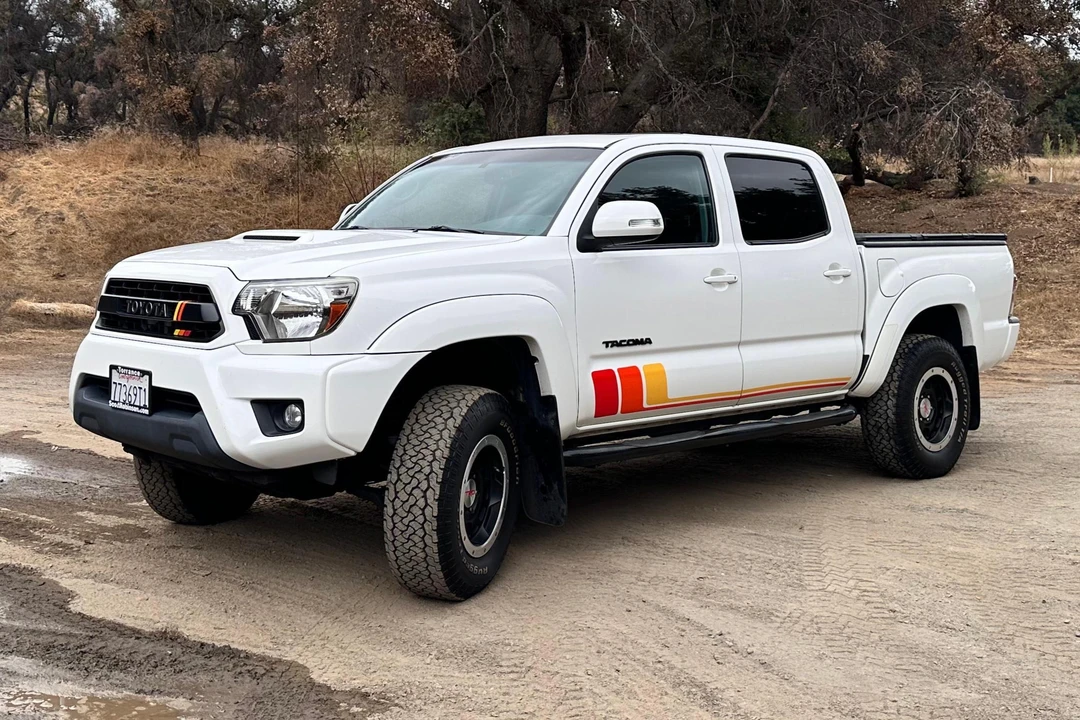 2015 Toyota Tacoma 2nd Gen - Image 3 of 31