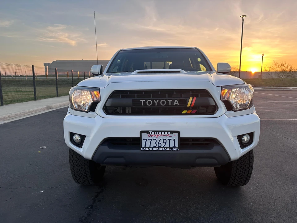 2015 Toyota Tacoma 2nd Gen - Image 14 of 31
