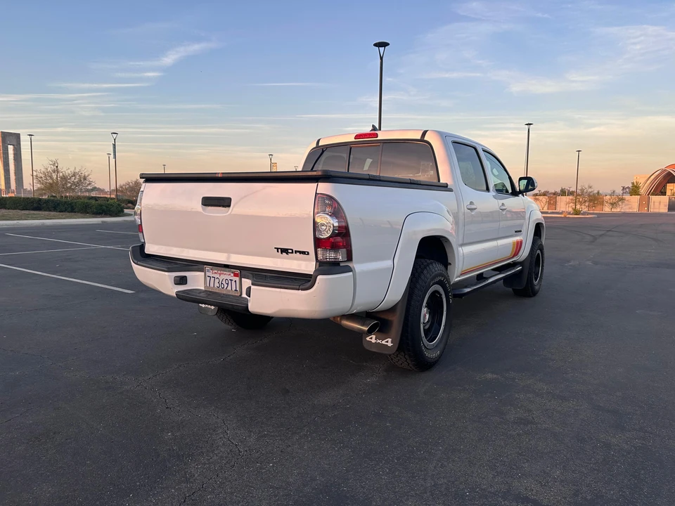 2015 Toyota Tacoma 2nd Gen - Image 17 of 31