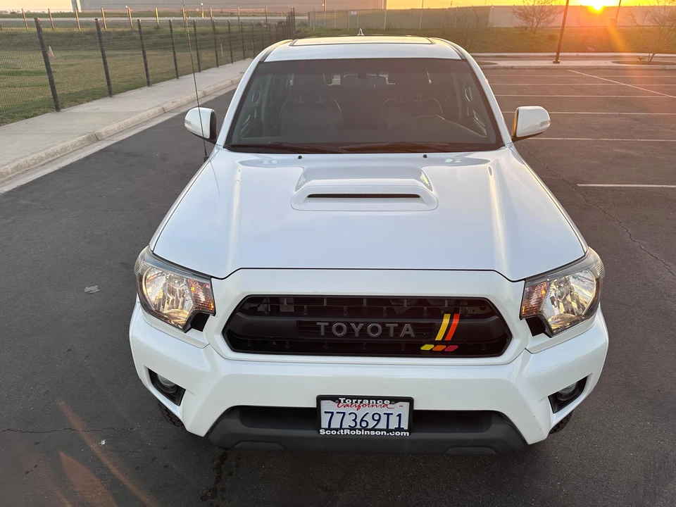 2015 Toyota Tacoma 2nd Gen - Image 15 of 31