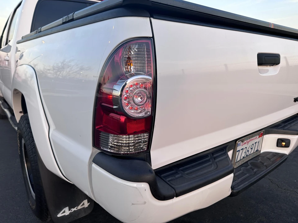 2015 Toyota Tacoma 2nd Gen - Image 24 of 31