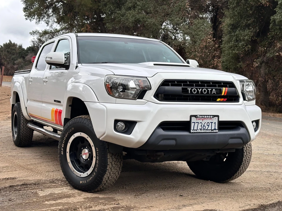 2015 Toyota Tacoma 2nd Gen - Image 8 of 31