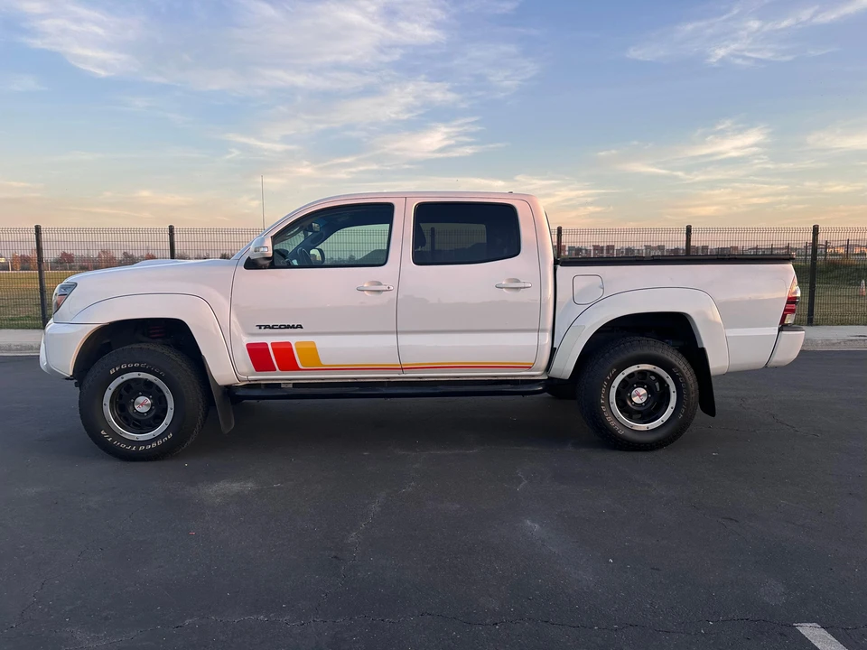 2015 Toyota Tacoma 2nd Gen - Image 16 of 31