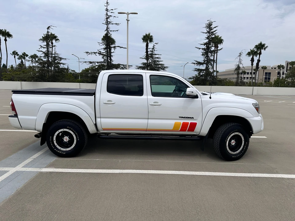 2015 Toyota Tacoma 2nd Gen - Image 11 of 31