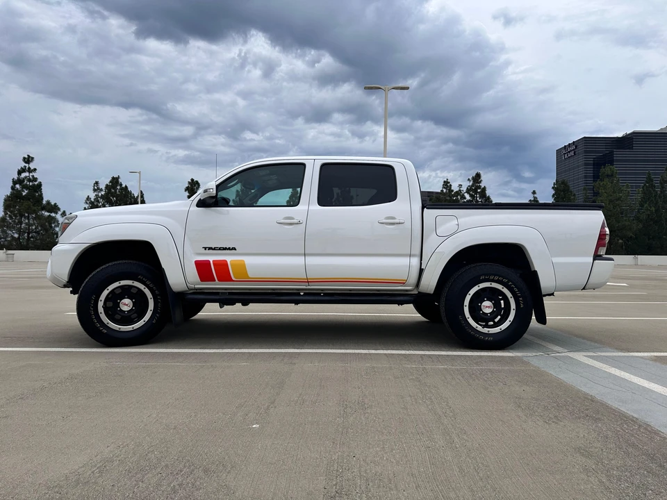 2015 Toyota Tacoma 2nd Gen - Image 9 of 31