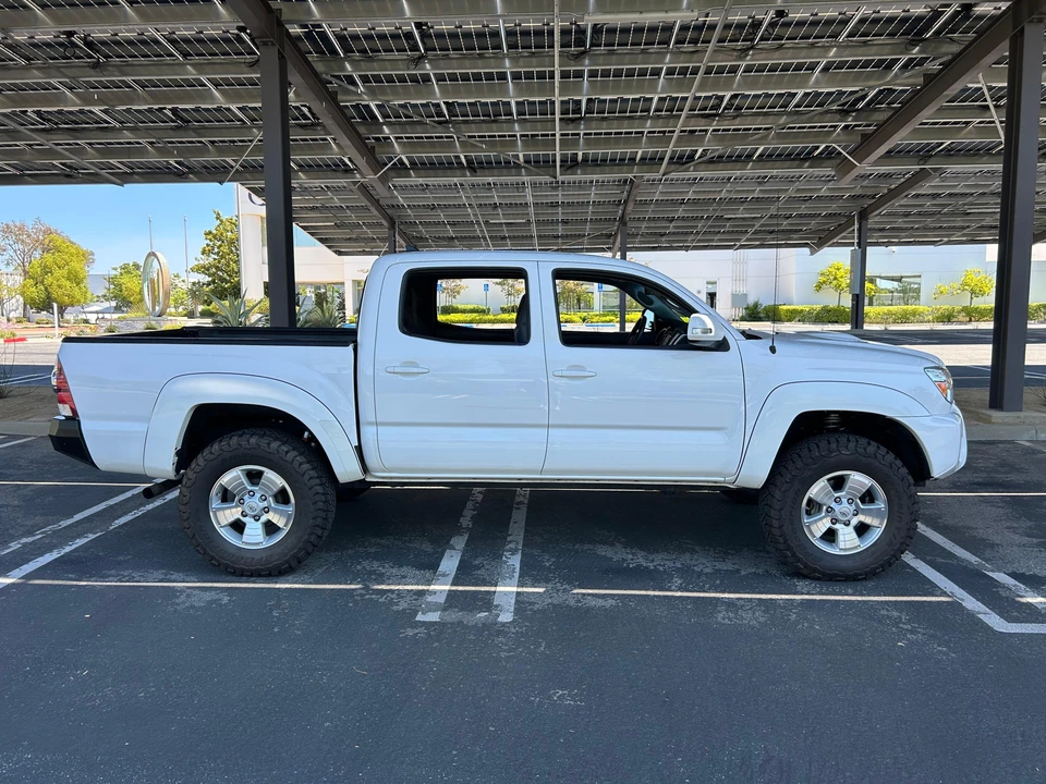 2015 Toyota Tacoma 2nd Gen - Image 14 of 31