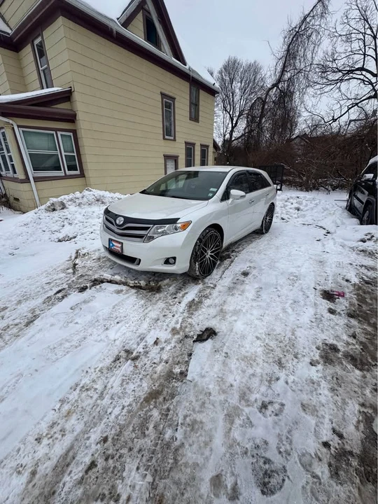 2015 Toyota Venza - Image 2 of 4