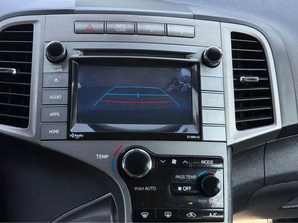 2015 Toyota Venza - Image 13 of 20