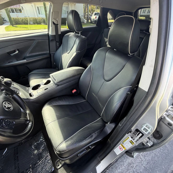 2015 Toyota Venza - Image 24 of 31