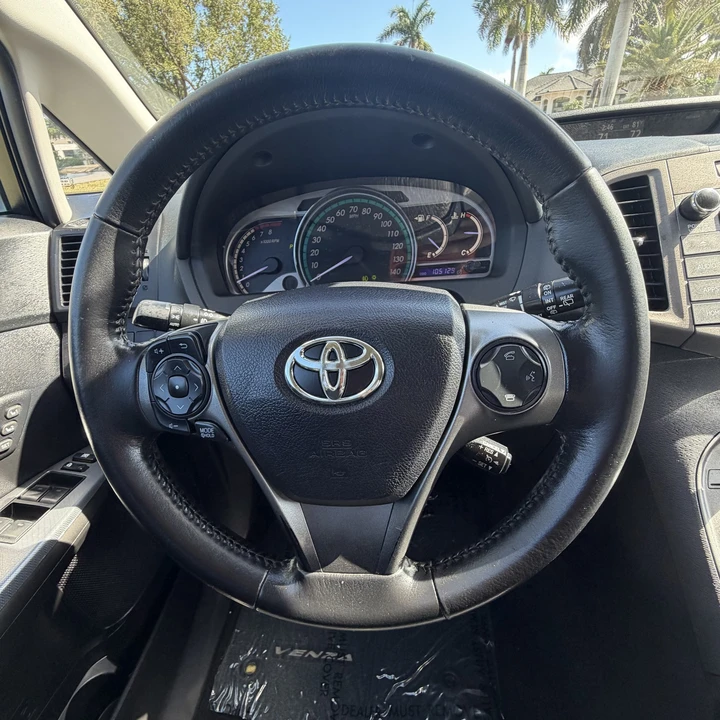 2015 Toyota Venza - Image 28 of 31