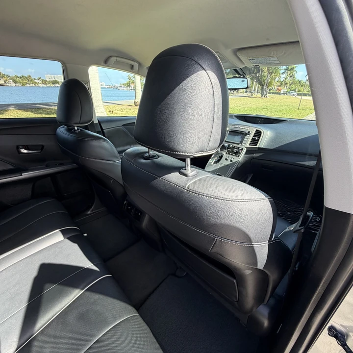 2015 Toyota Venza - Image 20 of 31