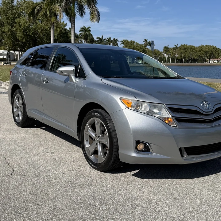 2015 Toyota Venza - Image 3 of 31