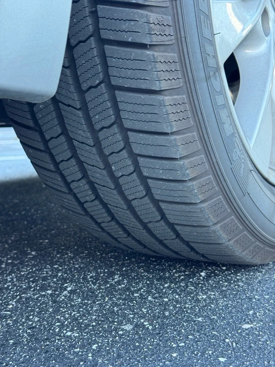 2015 Toyota Venza - Image 11 of 21
