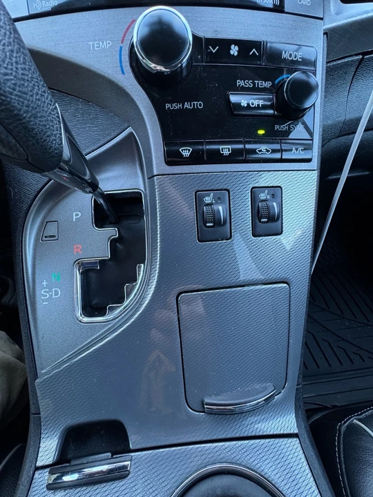2015 Toyota Venza - Image 19 of 21