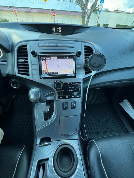 2015 Toyota Venza - Image 17 of 21