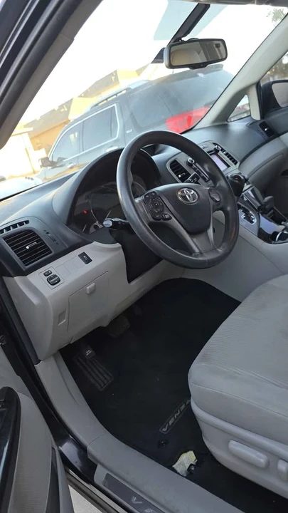 2015 Toyota Venza - Image 10 of 12