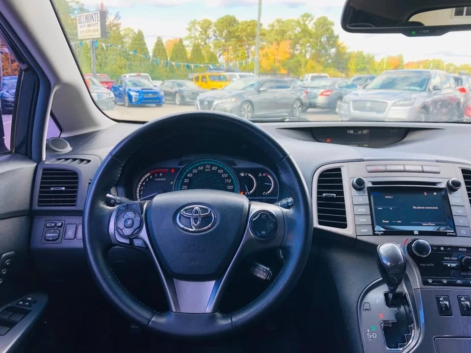 2015 Toyota Venza - Image 18 of 20