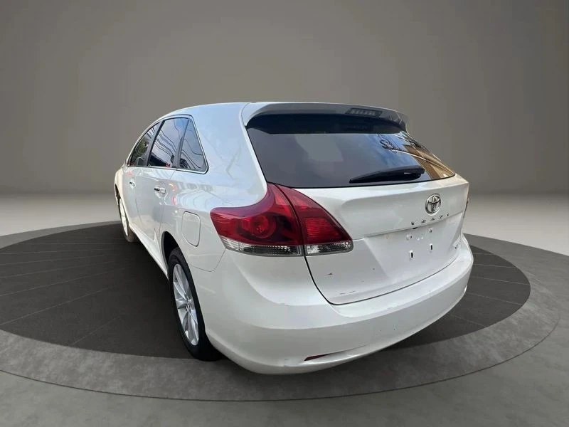 2015 Toyota Venza - Image 7 of 12