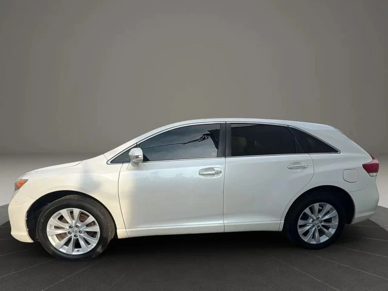 2015 Toyota Venza - Image 8 of 12