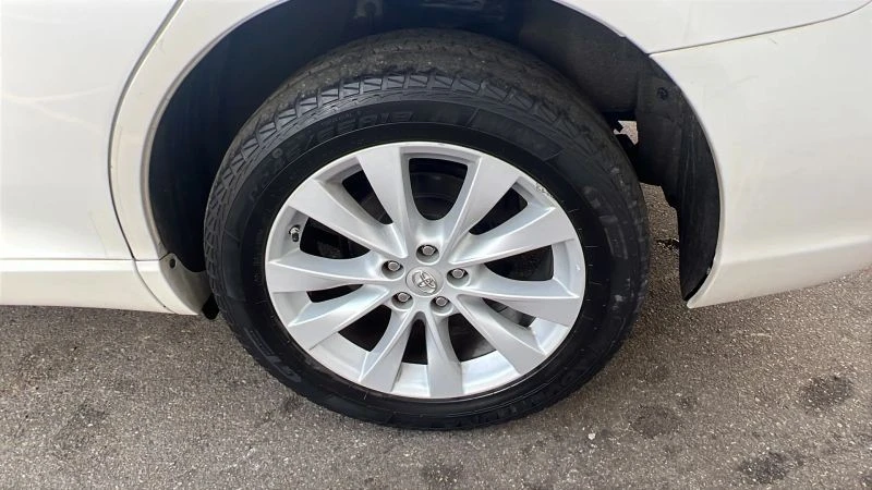 2015 Toyota Venza - Image 11 of 12
