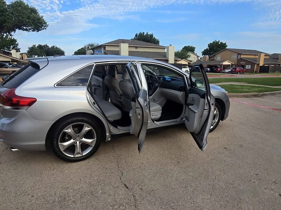 2015 Toyota Venza - Image 3 of 15