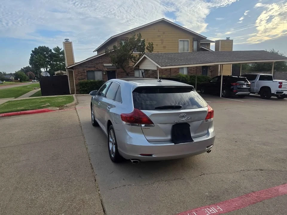 2015 Toyota Venza - Image 12 of 15