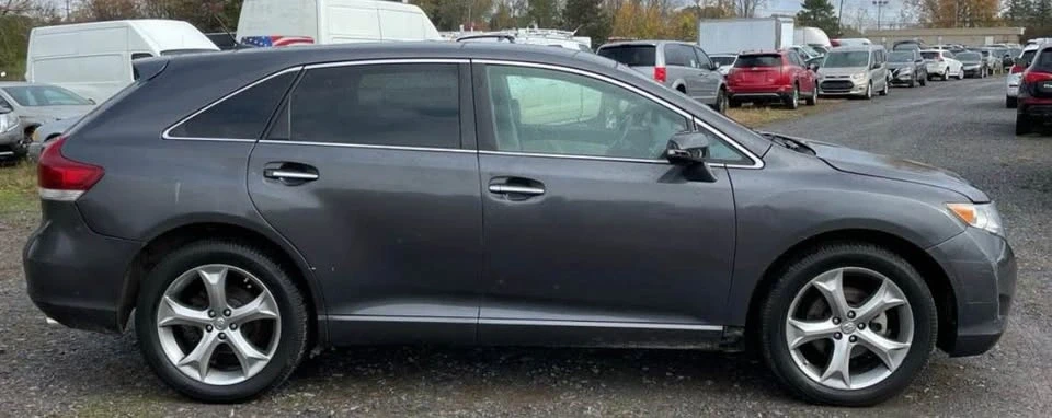 2015 Toyota Venza - Image 2 of 10