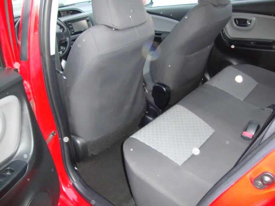 2015 Toyota Yaris - Image 8 of 9
