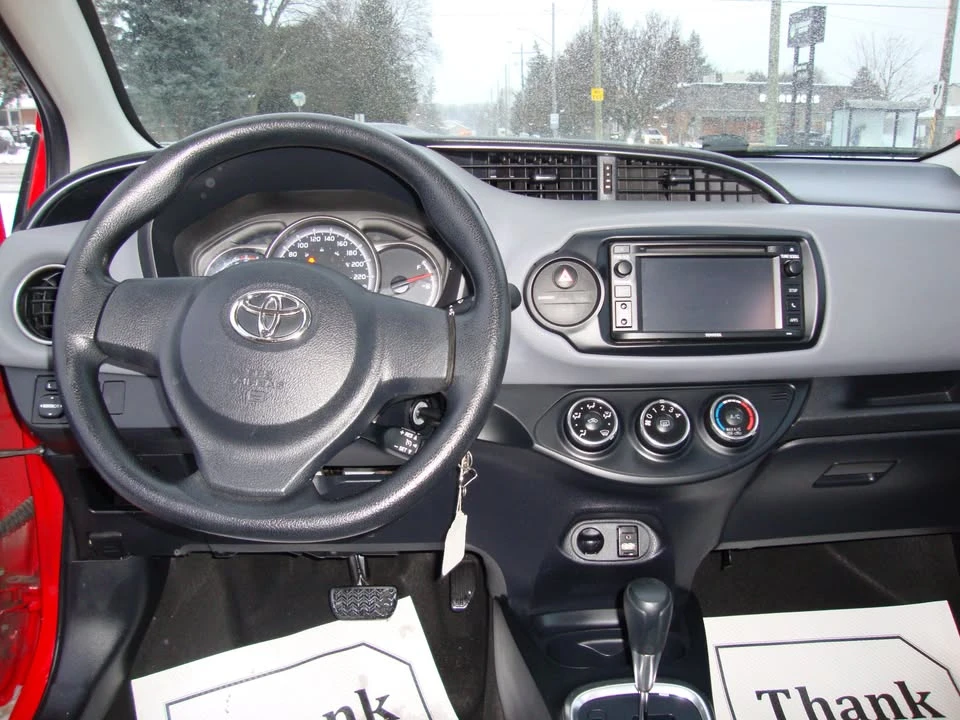 2015 Toyota Yaris - Image 9 of 9