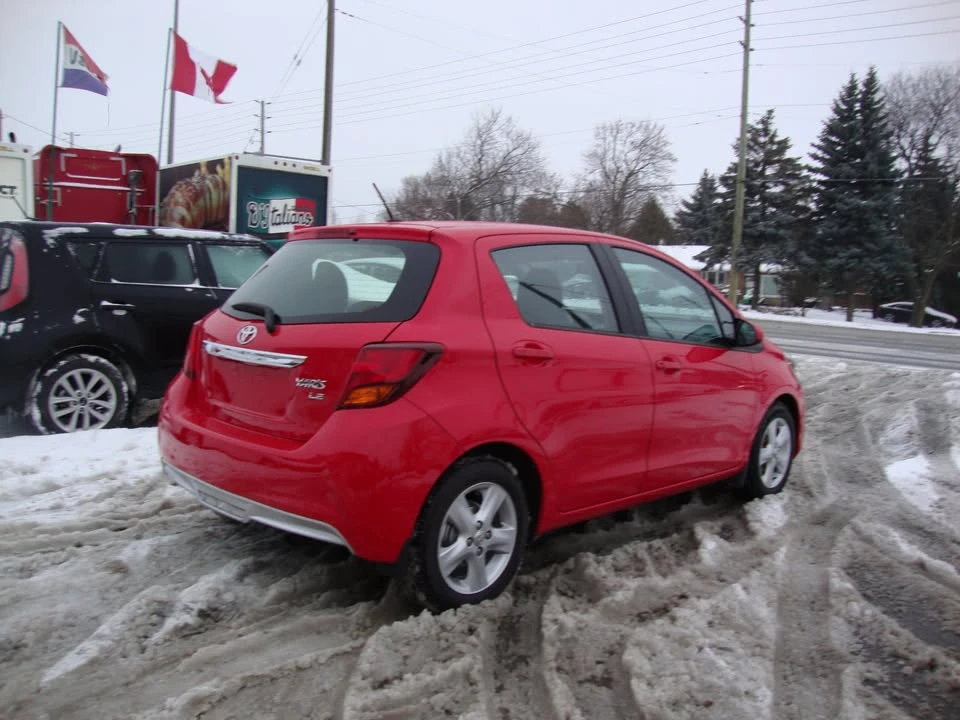2015 Toyota Yaris - Image 4 of 9